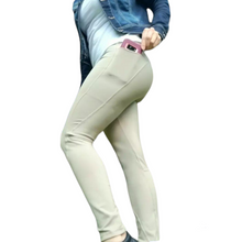 Charger l'image dans la galerie, model showing off the beige pocket leggings made out of recycled plastic fabrics
