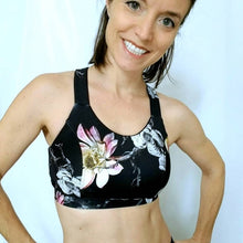 Charger l'image dans la galerie, Model wearing the top deva made out of recycle plastic fabrics