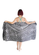 Load image into Gallery viewer, Microfiber Beach Towel